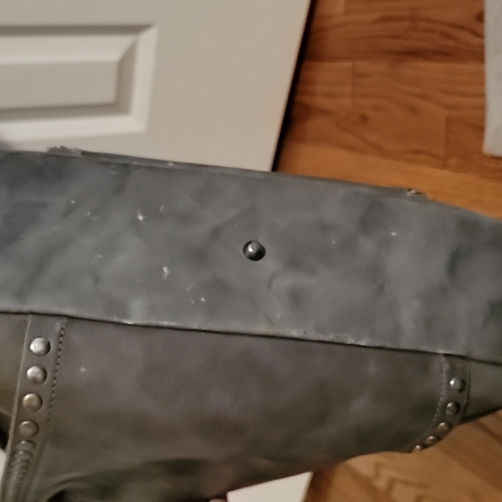 Old Trend Birch Studded Leather Tote - green - Picture 7 of 16